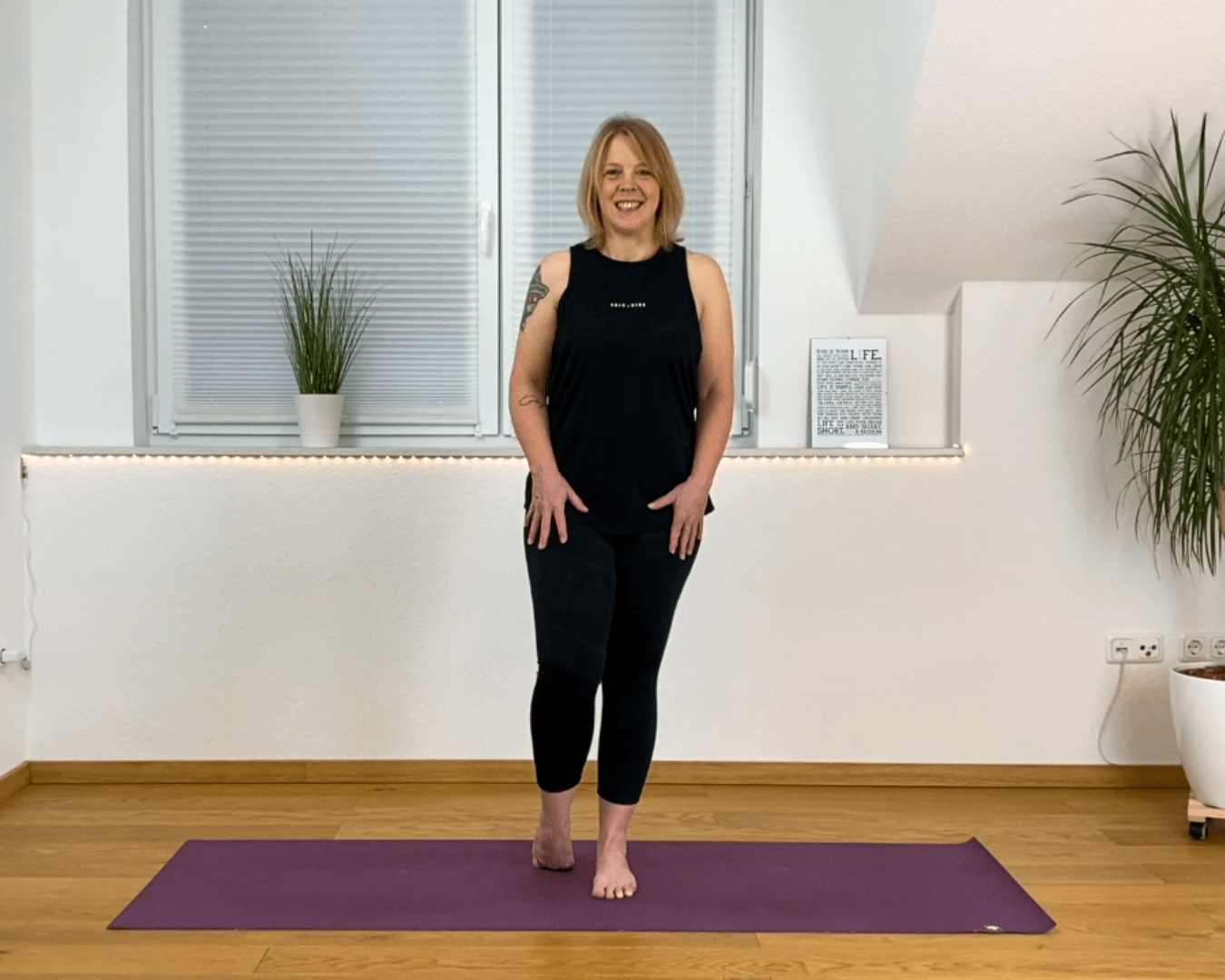 Tanja Riedeberger, Wechseljahre, Gesund durch die Wechseljahre, Fit durch die Wechseljahre, Wechseljahre verstehen, Wechseljahresberatung, Mindful Pilates, Tanzfitness, WE LOVE DANCE, Zumba, Zumba Fitness, Zumba Gold, Dance Fitness, Dance in the Body you have, welovedance, T-Shirts, Pilates, Gesundheit ab 40, Longevity, gesunde Ernährung, mentale Gesundheit, Coaching, Life Coaching, Lebensberatung, ganzheitliches Gesundheitscoaching, Mentorin, Mentoring, Gesundheitsmentoring,